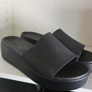 🎀CROCS Women's Black Platform slides